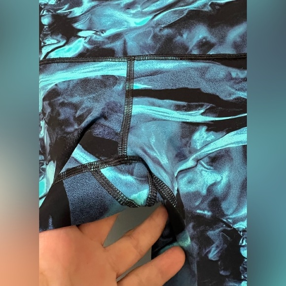 lululemon athletica Blue Patterned Leggings - Picture 15 of 16